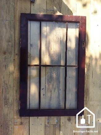  Realice una caseta de paletas de madera-la ventana 